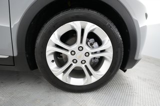 2020 Chevrolet Bolt — photo 13 of 36