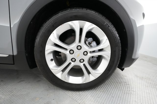 2020 Chevrolet Bolt — photo 13 of 36