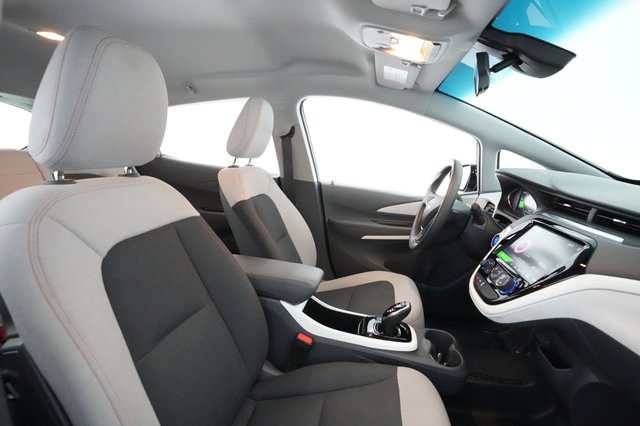 2020 Chevrolet Bolt — photo 17 of 36