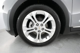 2020 Chevrolet Bolt — photo 11 of 36