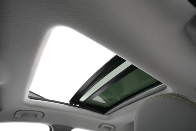 2023 Chevrolet Bolt EUV — photo 18 of 31