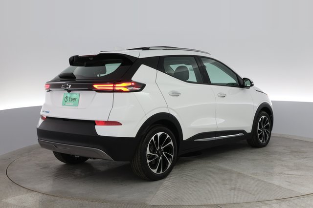 2023 Chevrolet Bolt EUV — photo 2 of 31