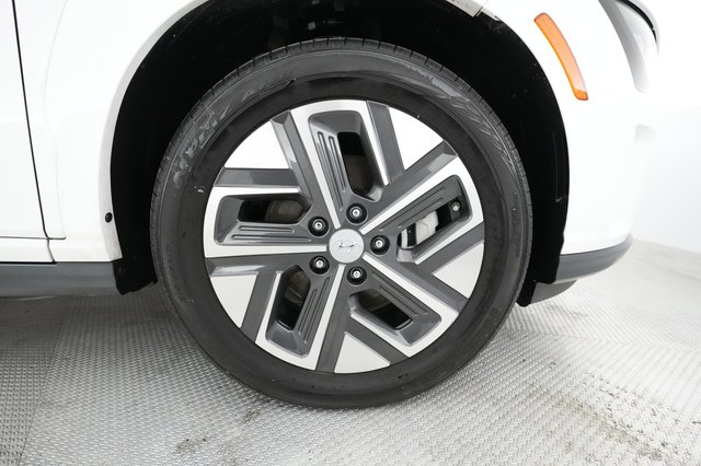 2023 Hyundai Kona — photo 13 of 36