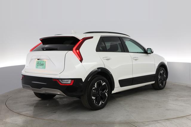 2024 Kia Niro EV — photo 2 of 23
