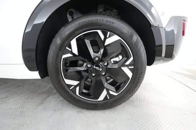 2024 Kia Niro EV — photo 12 of 23