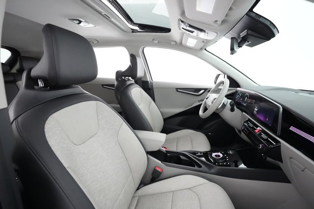 2024 Kia Niro EV — photo 17 of 23