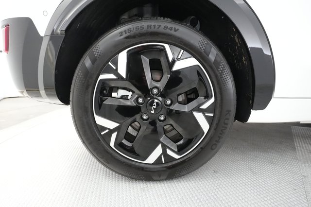 2024 Kia Niro EV — photo 14 of 23
