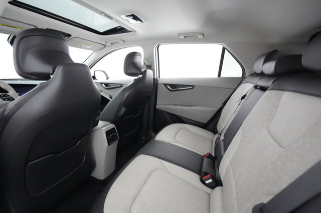 2024 Kia Niro EV — photo 16 of 23