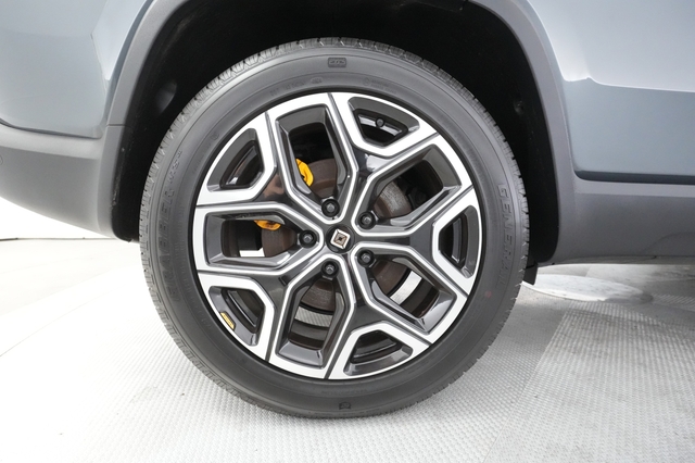 2023 Rivian R1S