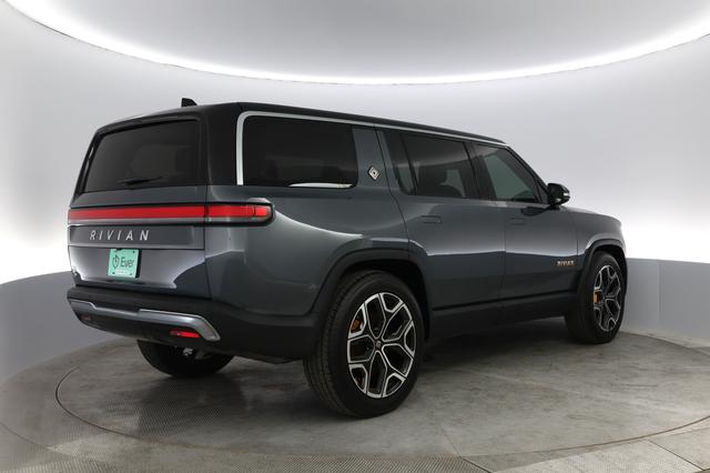 2023 Rivian R1S