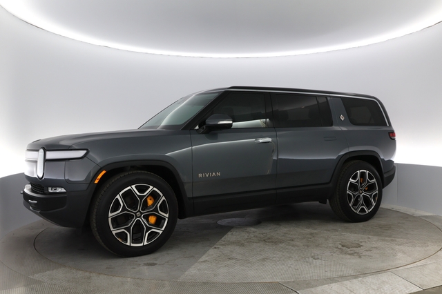 2023 Rivian R1S