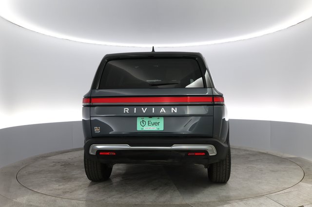 2023 Rivian R1S — photo 8 of 25