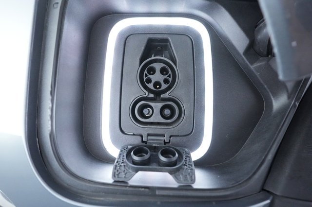 2023 Rivian R1S