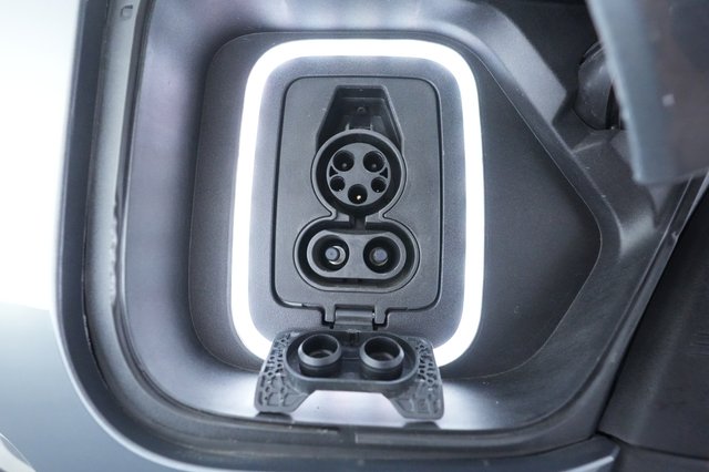 2023 Rivian R1S — photo 20 of 25