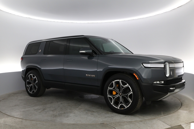 2023 Rivian R1S