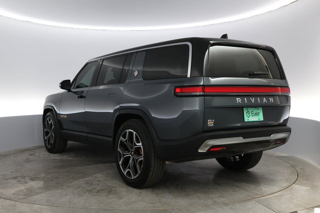 2023 Rivian R1S — photo 9 of 25
