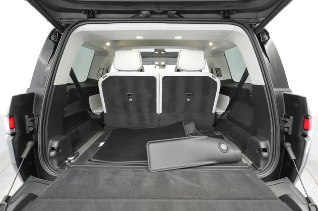 2023 Rivian R1S — photo 22 of 25