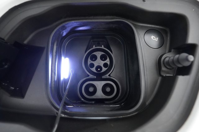 2021 Volvo XC40 Recharge — photo 22 of 48