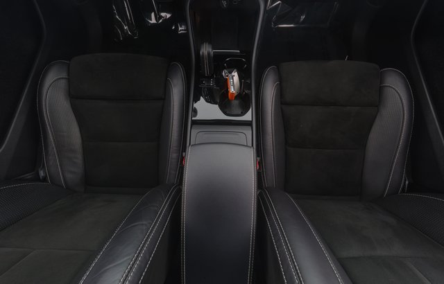 2021 Volvo XC40 Recharge — photo 20 of 48