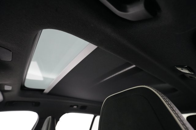2021 Volvo XC40 Recharge — photo 21 of 48