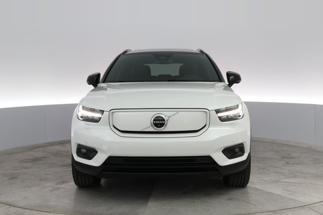 2021 Volvo XC40 Recharge — photo 6 of 48