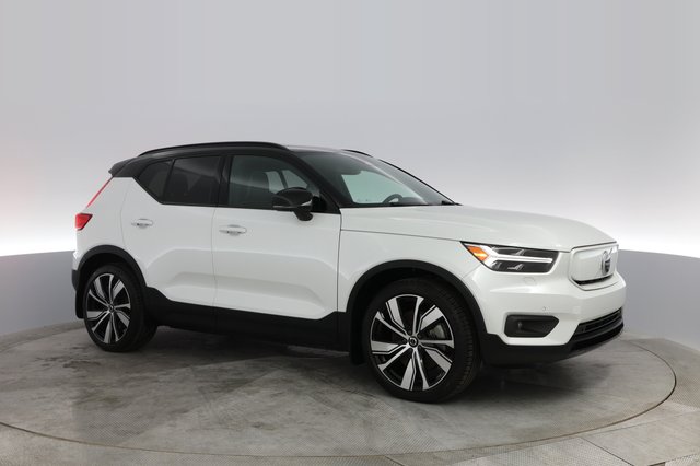 2021 Volvo XC40 Recharge — photo 8 of 48