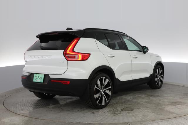 2021 Volvo XC40 Recharge — photo 2 of 48
