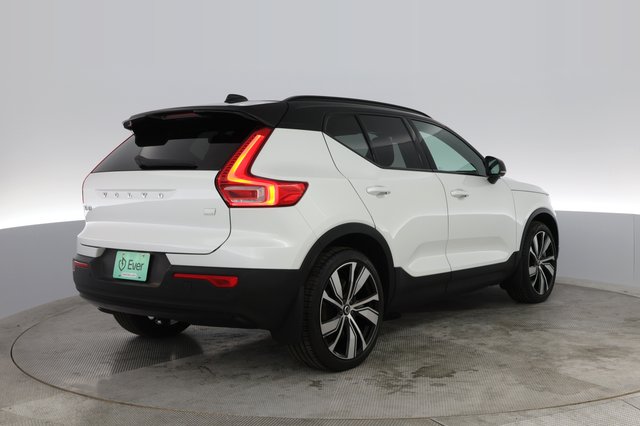 2021 Volvo XC40 Recharge — photo 2 of 48