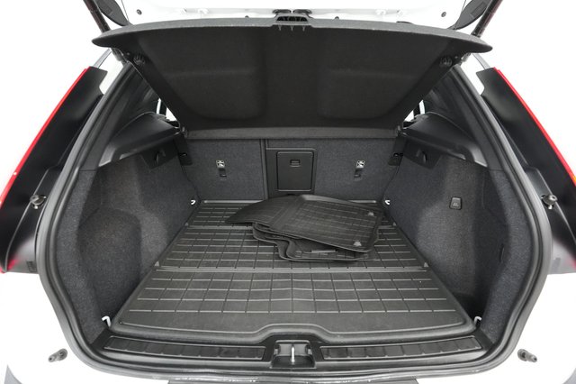 2021 Volvo XC40 Recharge — photo 24 of 48