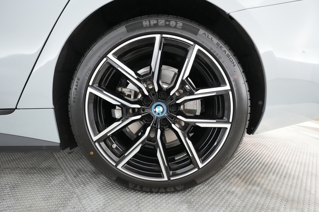 2024 BMW i4