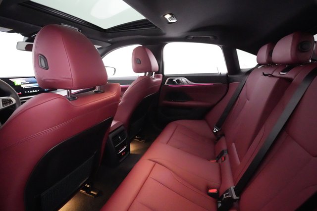 2024 BMW i4 — photo 16 of 28