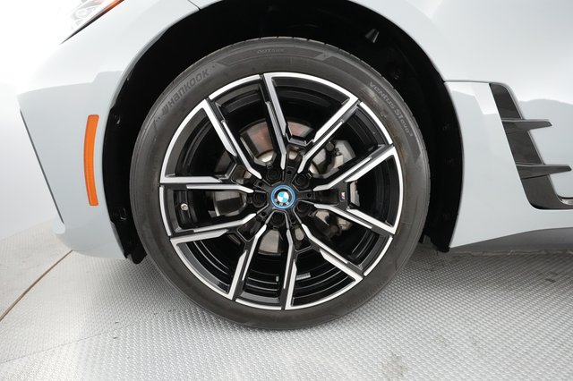 2024 BMW i4 — photo 11 of 28