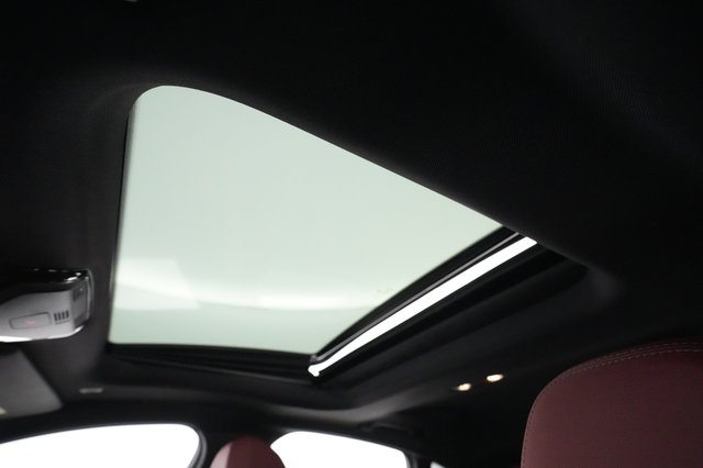2024 BMW i4 — photo 18 of 28