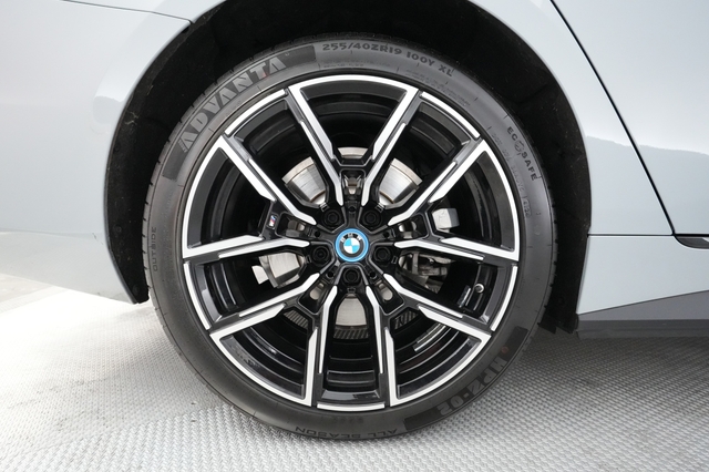 2024 BMW i4