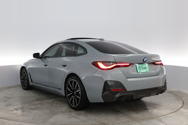2024 BMW i4