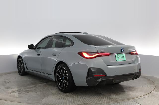 2024 BMW i4 — photo 9 of 28