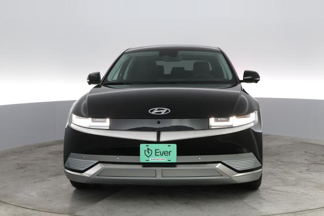 2022 Hyundai IONIQ 5 — photo 2 of 11