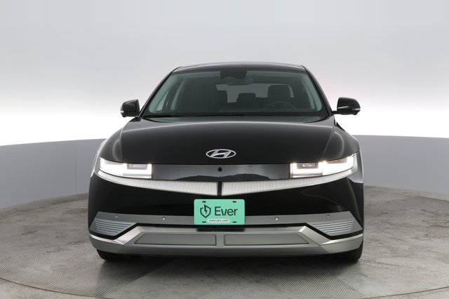 2022 Hyundai IONIQ 5 — photo 2 of 11