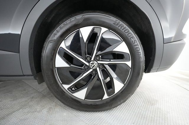 2022 Volkswagen ID.4 — photo 12 of 26