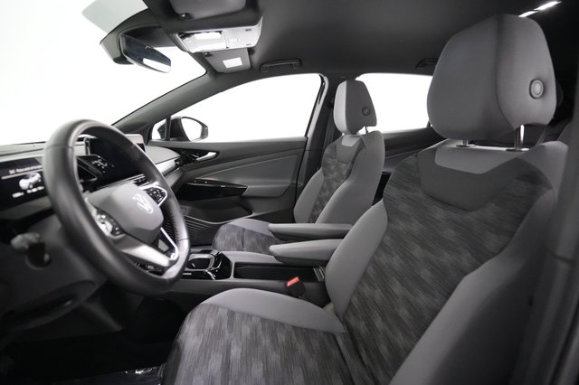 2022 Volkswagen ID.4 — photo 15 of 26