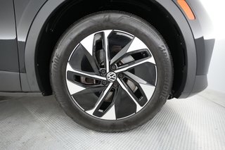 2022 Volkswagen ID.4 — photo 13 of 26