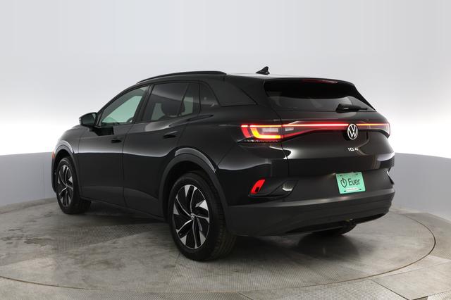 2022 Volkswagen ID.4 — photo 9 of 26