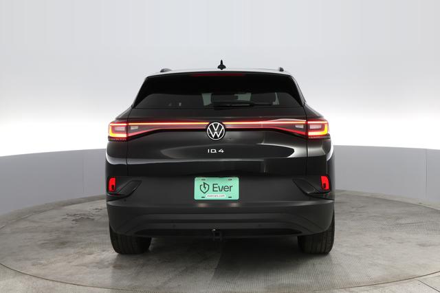 2022 Volkswagen ID.4 — photo 8 of 26