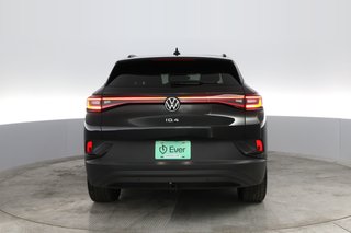 2022 Volkswagen ID.4 — photo 8 of 26