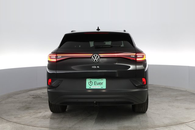 2022 Volkswagen ID.4 — photo 8 of 26