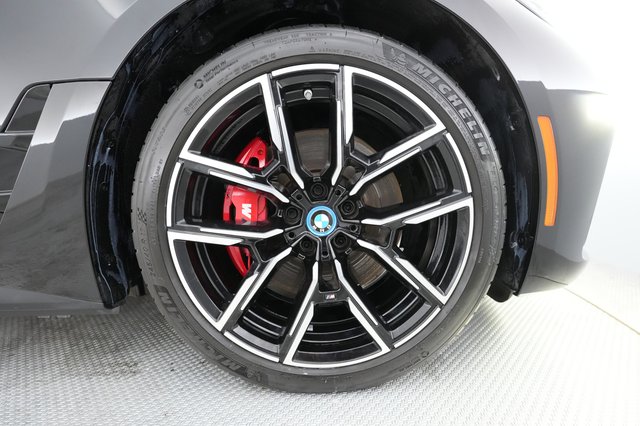 2023 BMW i4 — photo 13 of 38