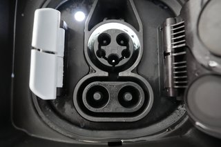 2023 BMW i4 — photo 19 of 38