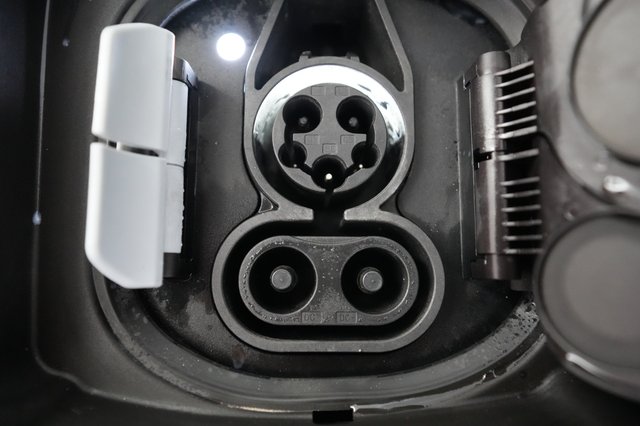 2023 BMW i4 — photo 19 of 38