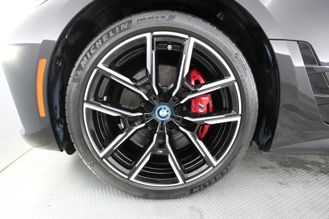 2023 BMW i4 — photo 11 of 38