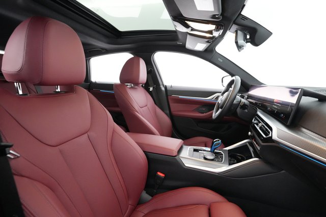 2023 BMW i4 — photo 17 of 38